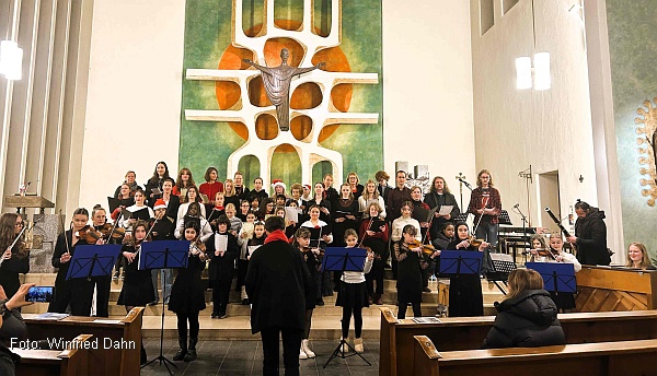 Finale der Weihnachtsmusik 2025 (Foto: Winfried Dahn)